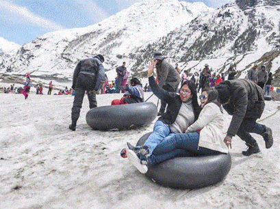 Paragliding in Manali